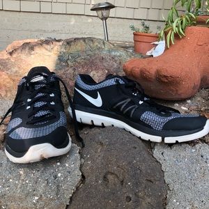 Nike Flex Run size 8